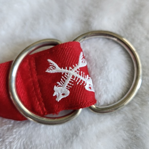 Vineyard Vines by Shep & Ian D Ring Belt Red Fish Bones Skeleton Medium 42" Long - Picture 4 of 7